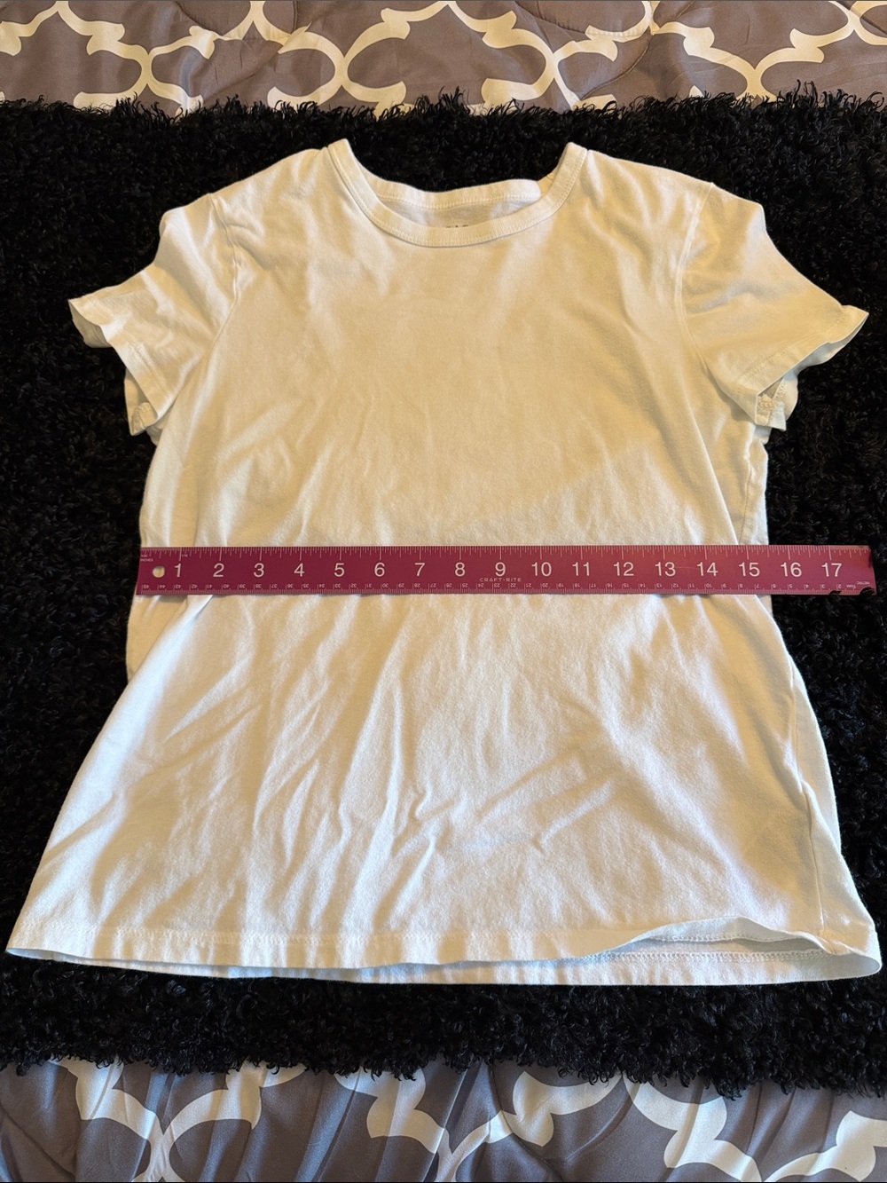 GAP whites women’s Short-Sleeve Tee in